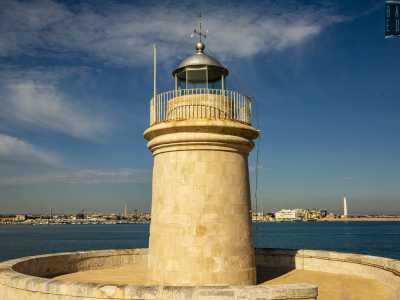 Qui svetta il torrino: � sovrastato dalla cupola a vetri circondata da una ringhiera bianca